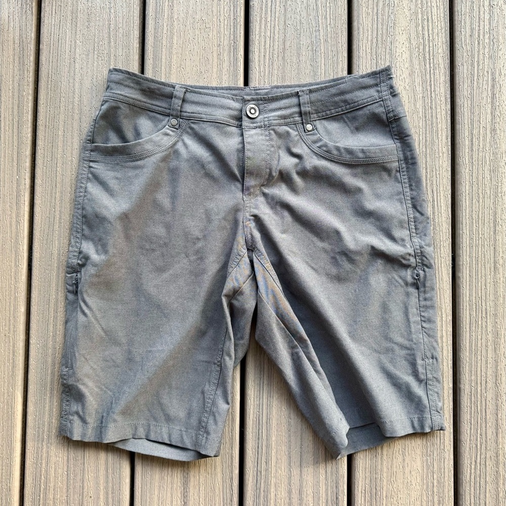 Kühl Women’s Hiking Trekr Cargo Shorts Dark Gray Zipper Pockets Size 8